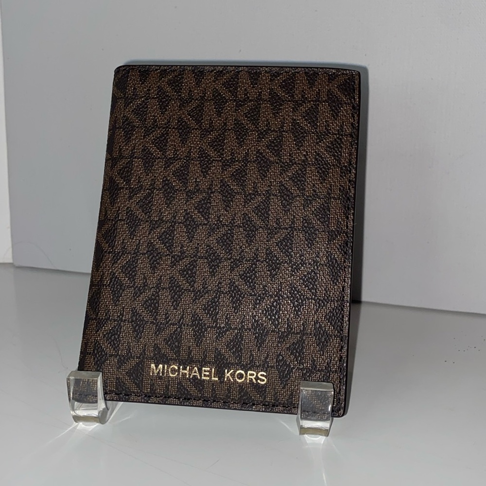 Michael Kors Jet Set Travel Passport Case wallet MK Logo Brown Acorn NWOT